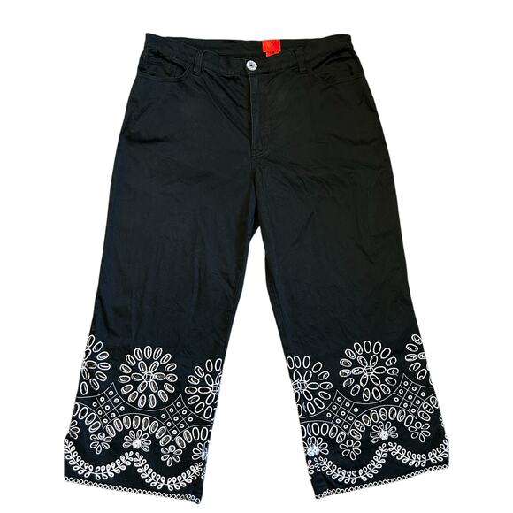 V Very Vera Black Embroidered Crop Pants Women’s 14 Boho Floral Capri - Picture 1 of 7